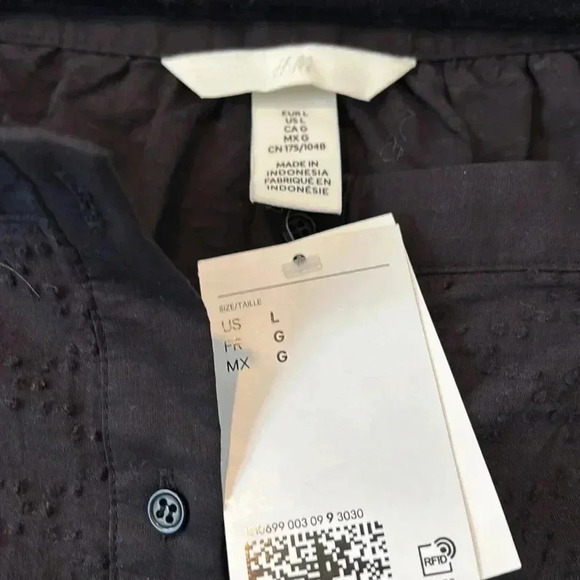 NWT H&M Black Blouse with Wide Neckline and Puffed Sleeves - Picture 2 of 4